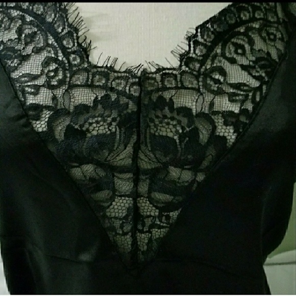 Deep V-Neck Lace Blouse - Picture 6 of 7